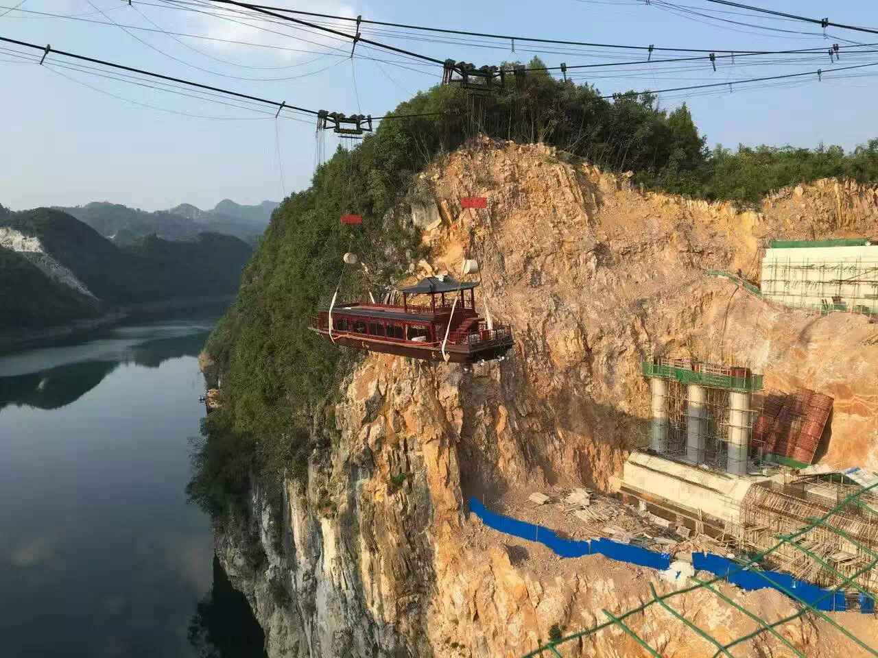 务川客运船舶下水成功